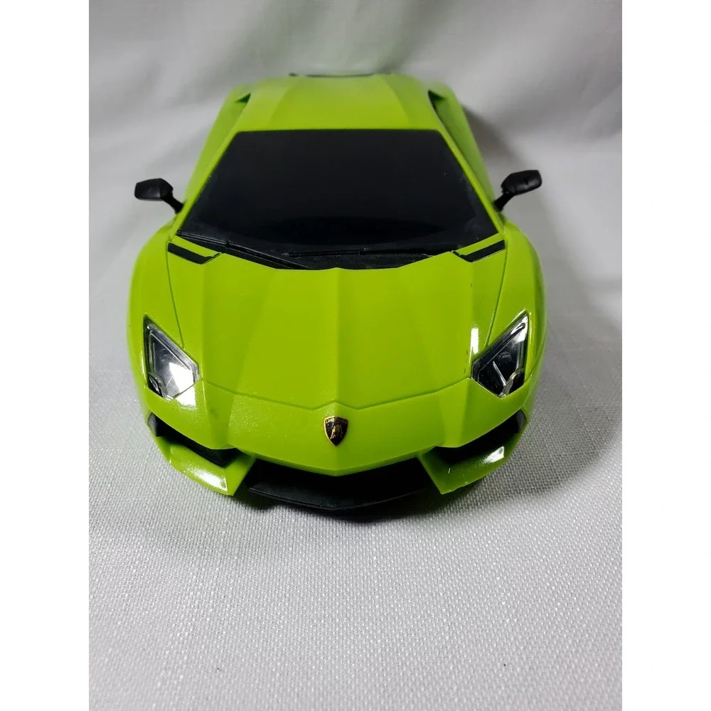 Licensed Lamborghini Aventador LP700-4 RC Green - NO REMOTE‎ - UNTESTED